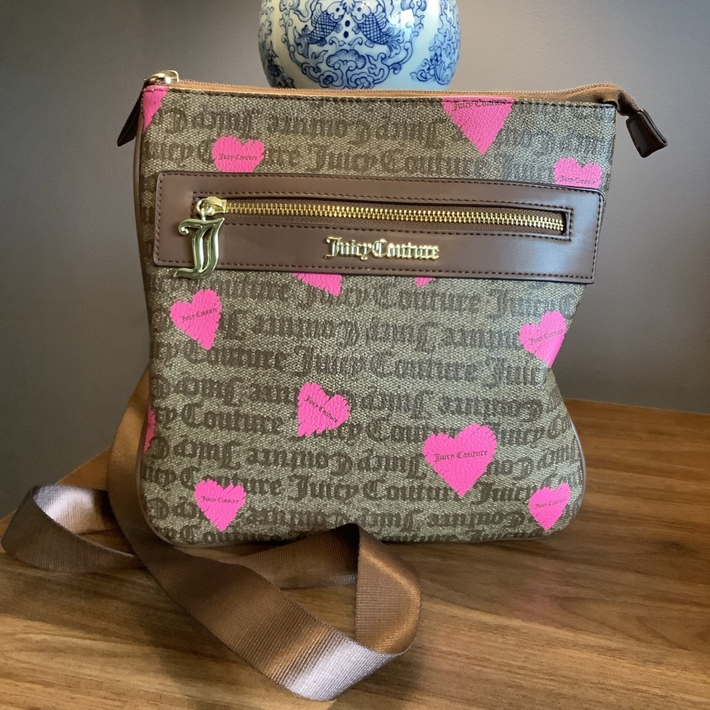 Juicy Couture Chestnut Chino Pink Hearts Crossbody‎ 🩷